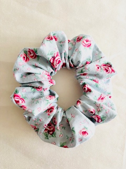 Chouchou cretonne coton Fleurs Suzanne Bleue fait main